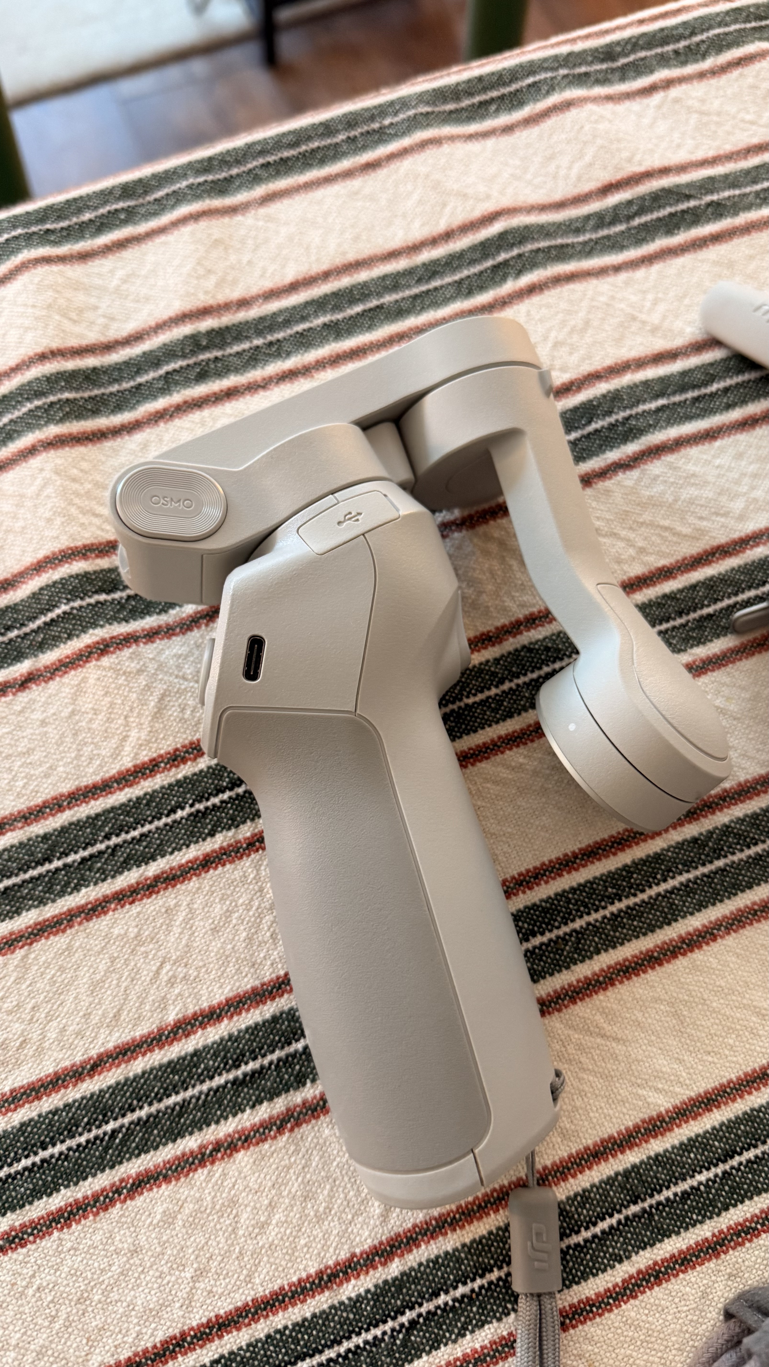 DJI Osmo Mobile 4 - Miniature 2